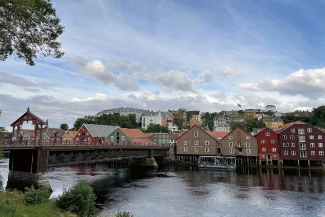 Trondheim verführt mit seinem historischen Charme.